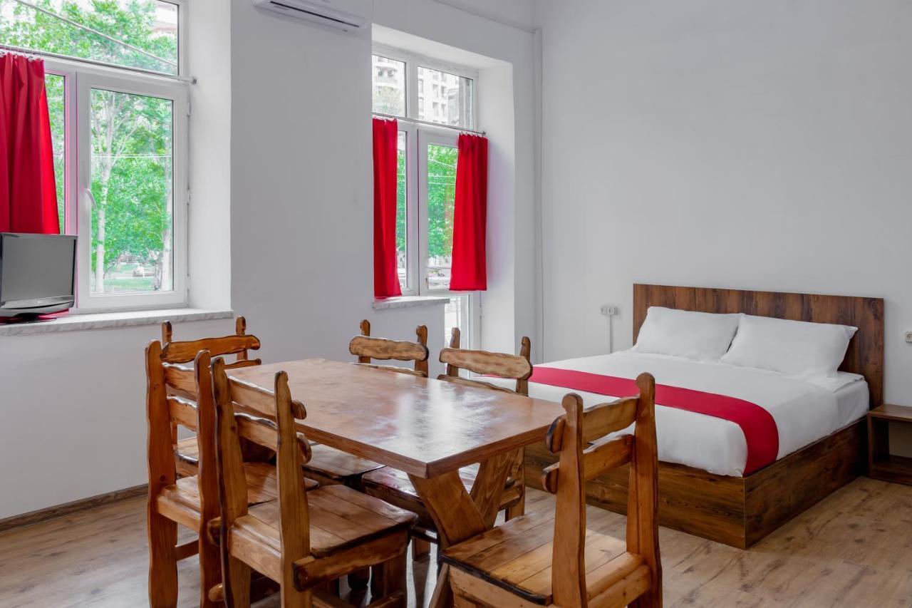 Family Appartments On Buzand Street *